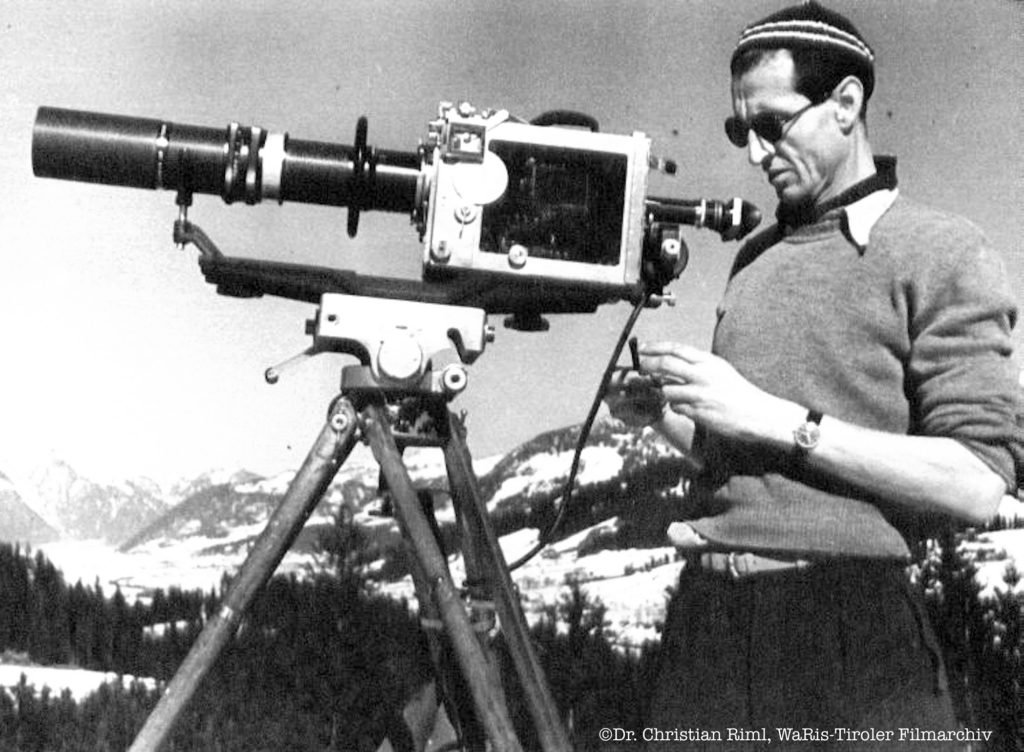 Walter Riml an seiner Debrie-Kamera